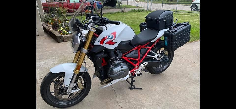 Click image for larger version

Name:	bmwr12r.jpg
Views:	192
Size:	96.5 KB
ID:	19509